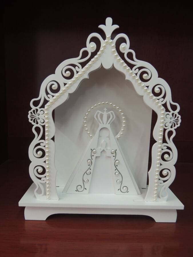 Capela de Madeira Nossa Senhora Aparecida Na Cor Branca 29.5 Cm — foto 3